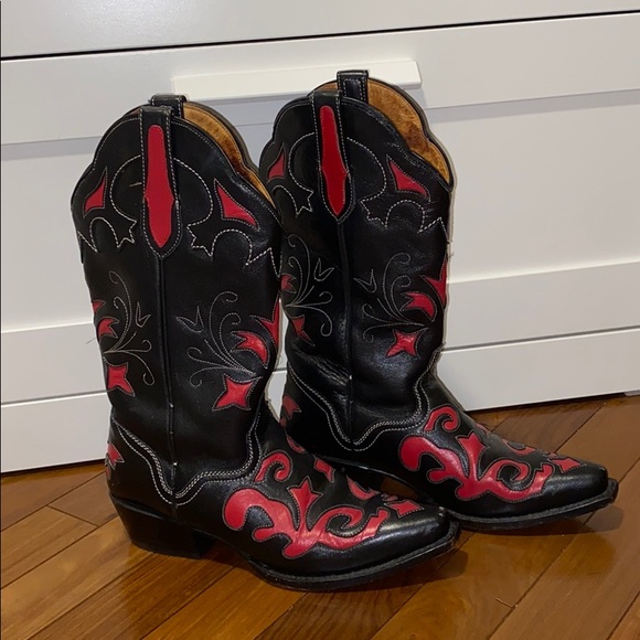 Show off your wedding shoes 13